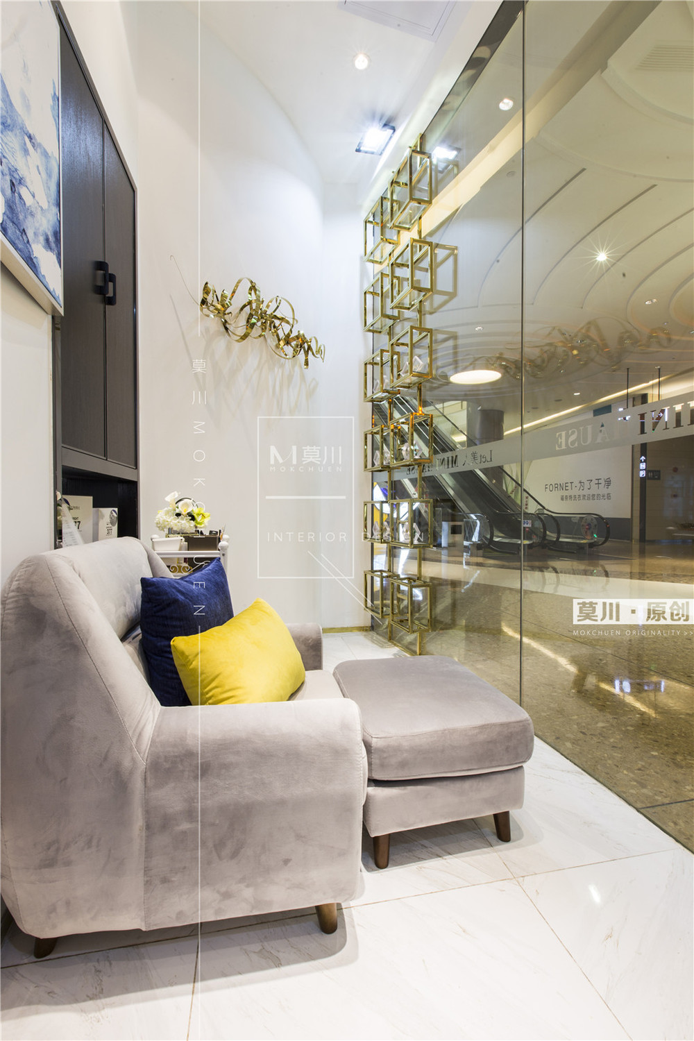 美容院櫥窗區(qū)裝修效果圖