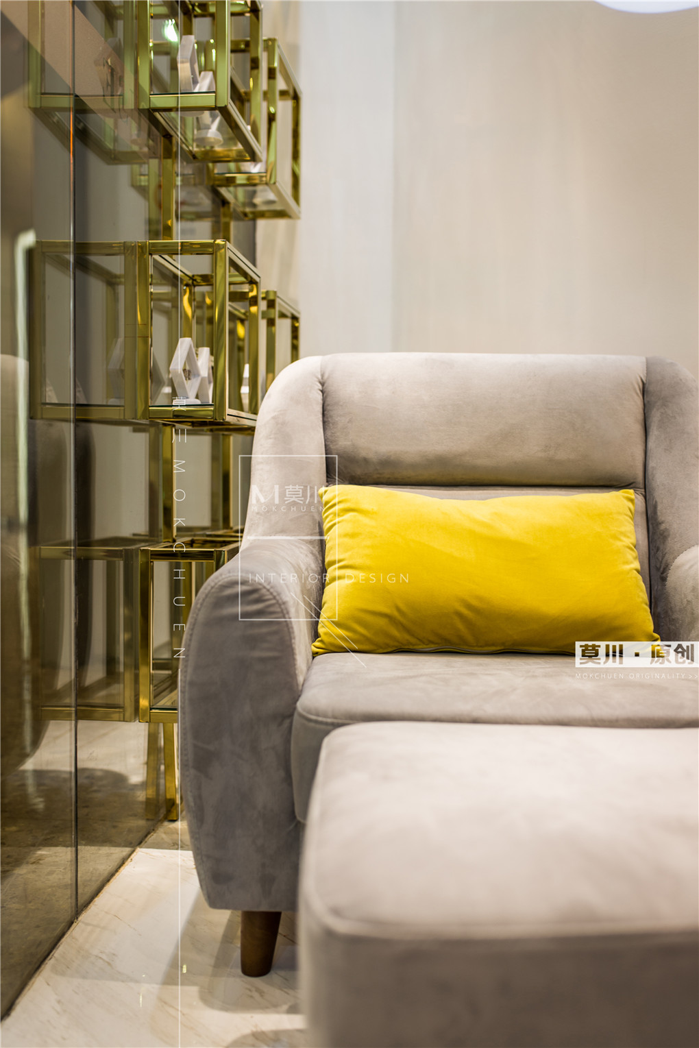 美容院櫥窗區(qū)裝修效果圖