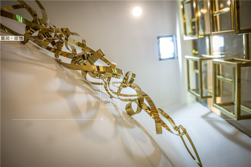 美容院櫥窗區(qū)裝修效果圖