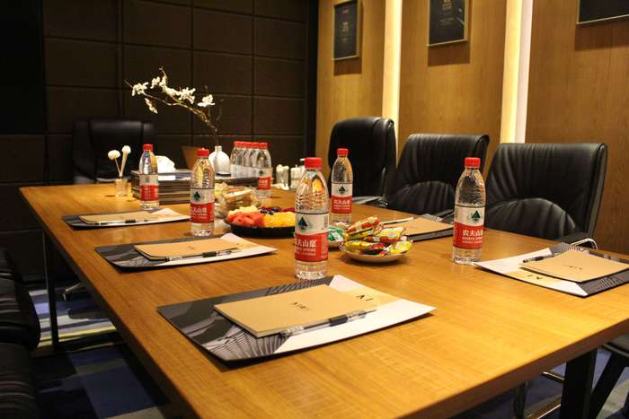 莫川公司會(huì)議室 莫川公司會(huì)議室