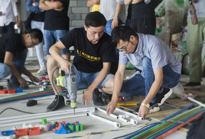 莫川家裝競賽活動現(xiàn)場.jpg 莫川家裝競賽活動現(xiàn)場.jpg