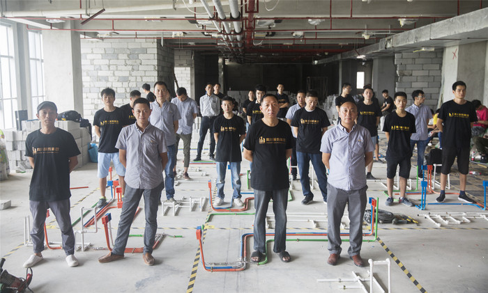 莫川家裝競賽活動現(xiàn)場.jpg 莫川家裝競賽活動現(xiàn)場.jpg